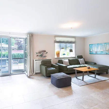 Hues Holm Holiday home Alkersum